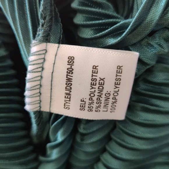 NEW VICI Never worn- Plisse Jumpsuit Green small - Picture 6 of 7